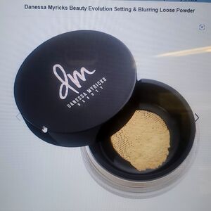 Danessa Myricks Beauty Evolution Setting & Blurring Loose Powder -Yellow